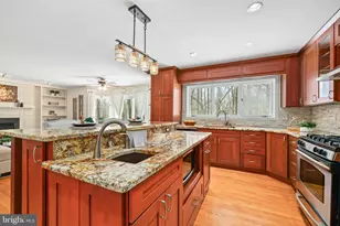 11573 Hemingway Dr, Reston, VA 20194 - Photo 15