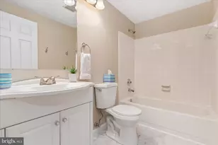 13050 Monterey Estates Dr, Herndon, VA 20171 - Photo 27