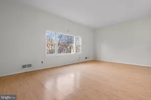 5927 Bayshire Rd, Springfield, VA 22152 - Photo 3