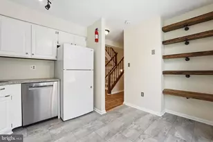 10326 Pond Spice Terrace, Burke, VA 22015 - Photo 9