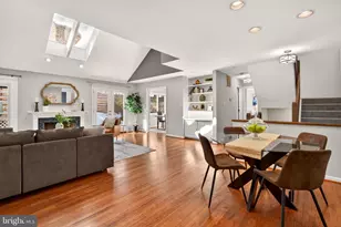 2924 Elmesmeade Ct, Oakton, VA 22124 - Photo 13