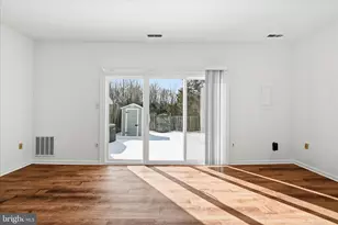 5834 Burke Manor Ct, Burke, VA 22015 - Photo 7