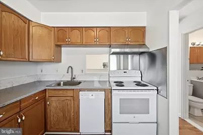 5834 Burke Manor Court, Burke, VA 22015 - Photo 11