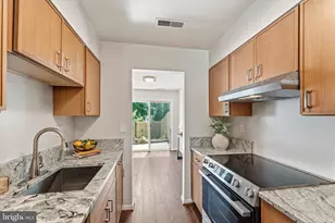 5838 Burke Manor Ct, Burke, VA 22015 - Photo 11
