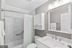 2285 Idylwood Station Ln, Falls Church, VA 22043 - Photo 27