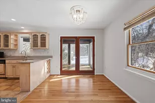 10858 Parcel Ct, Oakton, VA 22124 - Photo 9