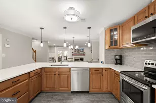 6066 Heatherwood Dr, Alexandria, VA 22310 - Photo 11