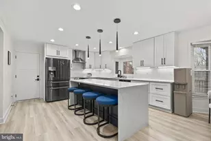 3623 Great Laurel Ln, Fairfax, VA 22033 - Photo 17