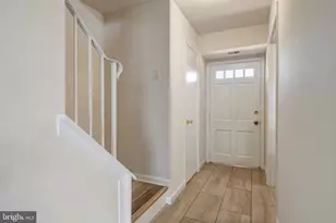 14369 Saguaro Pl, Centreville, VA 20121 - Photo 3