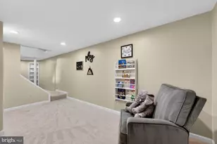 8905 Side Saddle Rd, Springfield, VA 22152 - Photo 43