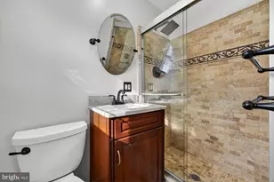 8905 Side Saddle Rd, Springfield, VA 22152 - Photo 29