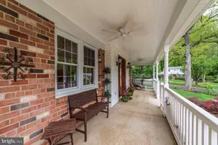 8905 Side Saddle Rd, Springfield, VA 22152 - Photo 61