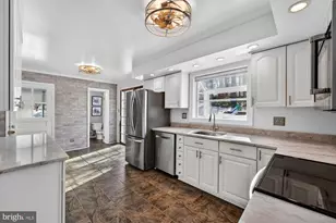 8905 Side Saddle Rd, Springfield, VA 22152 - Photo 17