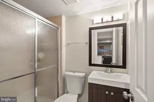 9660 Masterworks Dr, Vienna, VA 22181 - Photo 37