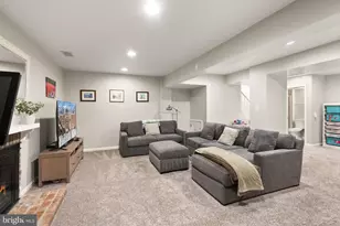 9660 Masterworks Dr, Vienna, VA 22181 - Photo 33