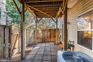 2526 James Monroe Cir, Herndon, VA 20171 - Photo 33