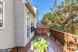 2526 James Monroe Cir, Herndon, VA 20171 - Photo 31