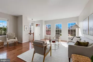 2526 James Monroe Cir, Herndon, VA 20171 - Photo 11