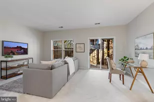 2526 James Monroe Cir, Herndon, VA 20171 - Photo 27