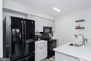 8610 Beekman Pl, Alexandria, VA 22309 - Photo 9