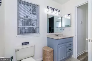 8610 Beekman Pl, Alexandria, VA 22309 - Photo 17