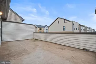 14303 Yesler Ave, Chantilly, VA 20151 - Photo 29