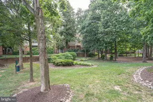 2204 Westcourt Ln, Herndon, VA 20170 - Photo 23