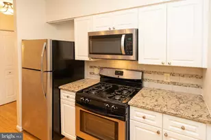 2204 Westcourt Ln, Herndon, VA 20170 - Photo 5