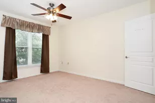 2204 Westcourt Ln, Herndon, VA 20170 - Photo 15