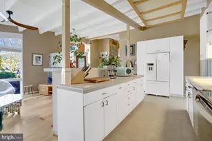 8904 Camfield Dr, Alexandria, VA 22308 - Photo 9