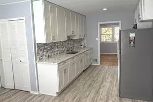 1716 Pine Valley Dr, Vienna, VA 22182 - Photo 3