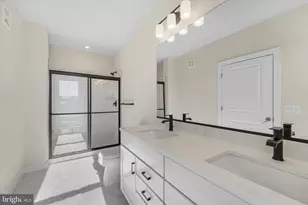 3927 Fair Ridge Dr, Fairfax, VA 22033 - Photo 19