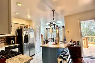 6046 Joust Ln, Alexandria, VA 22315 - Photo 5