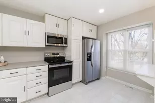 2777 Grovemore Ln, Vienna, VA 22180 - Photo 9