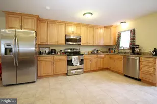 8019 Agin Ct, McLean, VA 22102 - Photo 9