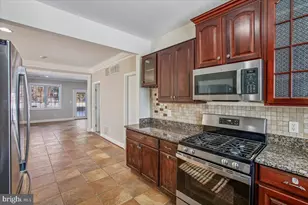 7118 Vermillion Pl, Annandale, VA 22003 - Photo 7