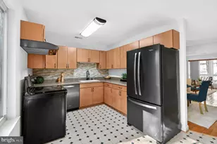 6077 Hollow Hill Ln, Springfield, VA 22152 - Photo 11