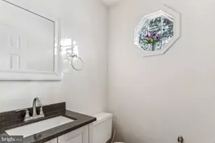 8624 Burling Wood Dr, Springfield, VA 22152 - Photo 13