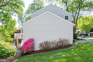 10222 Steamboat Landing Ln, Burke, VA 22015 - Photo 19