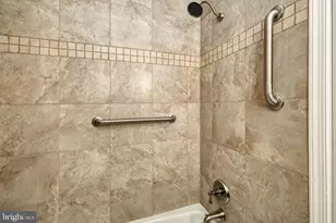 9121 Donna Dean Dr, Springfield, VA 22153 - Photo 25