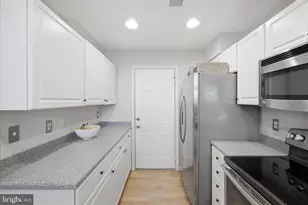 1906 Crescent Park Dr, Reston, VA 20190 - Photo 17