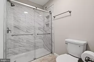 6620 Rosecroft Pl, Falls Church, VA 22043 - Photo 17