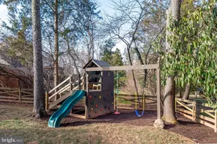 11922 Holly Spring Dr, Great Falls, VA 22066 - Photo 45