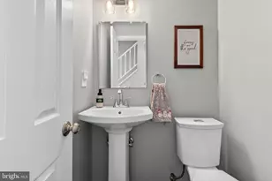 11922 Holly Spring Dr, Great Falls, VA 22066 - Photo 23