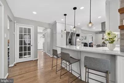 11922 Holly Spring Drive, Great Falls, VA 22066 - Photo 9