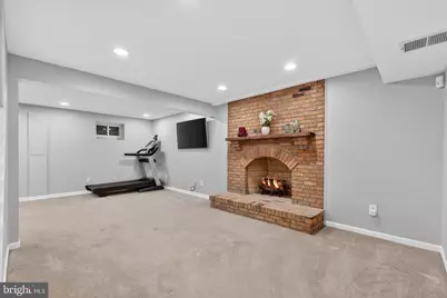 11922 Holly Spring Drive, Great Falls, VA 22066 - Photo 37