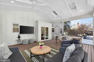 11922 Holly Spring Dr, Great Falls, VA 22066 - Photo 15