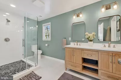 11922 Holly Spring Drive, Great Falls, VA 22066 - Photo 27