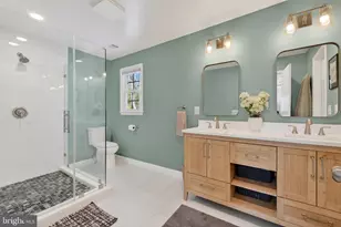 11922 Holly Spring Dr, Great Falls, VA 22066 - Photo 27