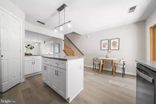 13109 Shadowbrook Ln, Fairfax, VA 22033 - Photo 13